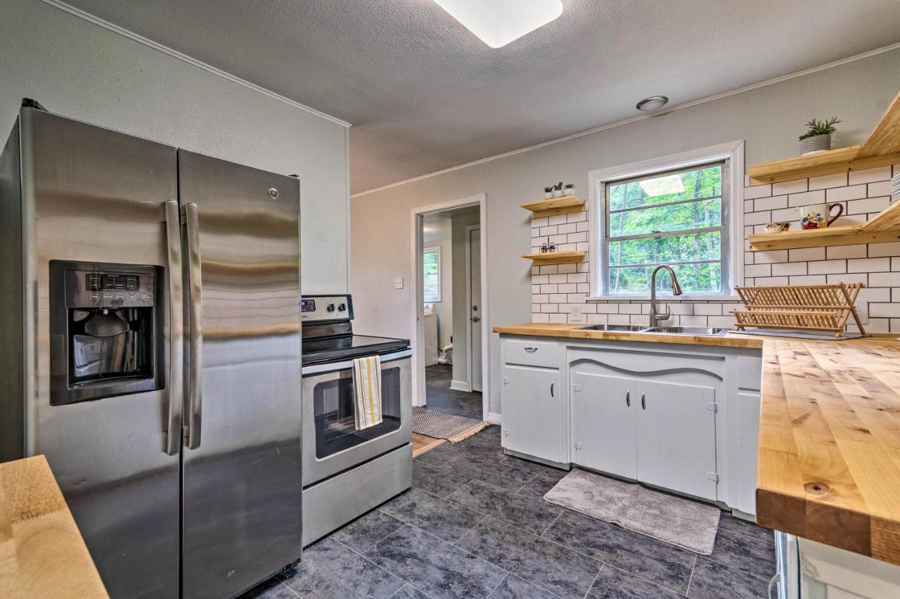 Centrally Located Hot Springs Home With Deck! Eksteriør bilde